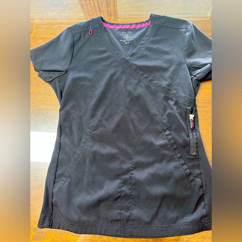 Koi Lite XS scrub top black
